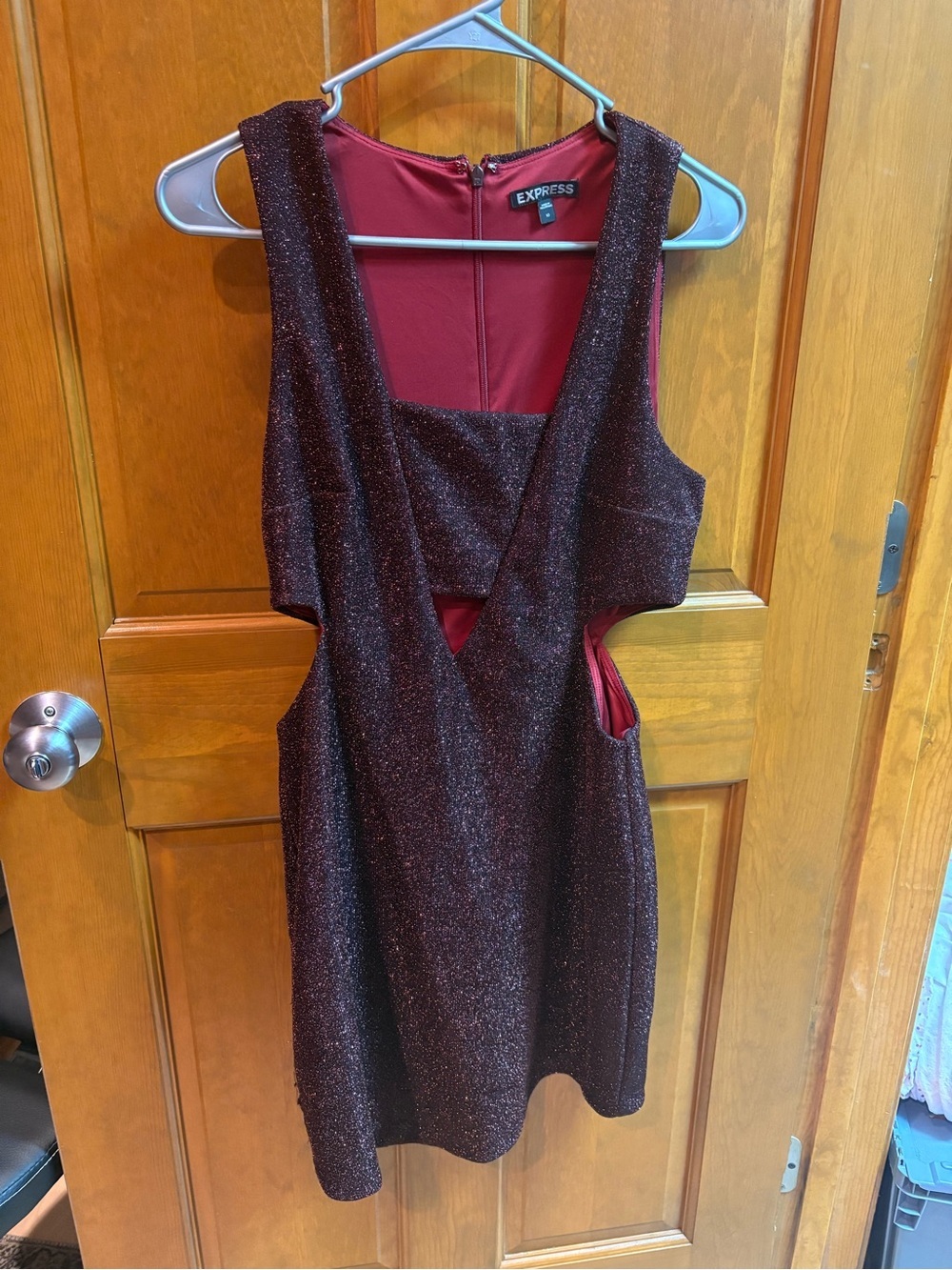 Express Women’s Maroon Burgundy Glitter Cut Out Bodycon Mini Dress Size 10 - Picture 3 of 8
